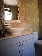 Luxurious Sea Point Apartment
