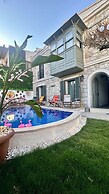 The Comelly Alaçatı