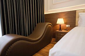 Azoma Hotel