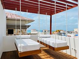 La Diosa Condos penthouse w plunge pool