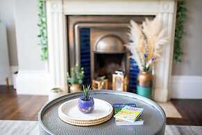 Stylish Grade II Apartment - The London