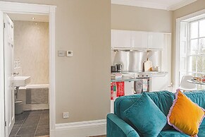 Stylish Grade II Apartment - The London