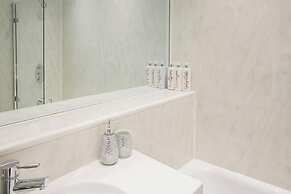 Stylish Grade II Apartment - The London