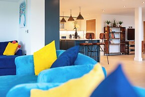 Orchard Barn-Luxury 4 BD Barn Conversion