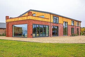 Orchard Barn-Luxury 4 BD Barn Conversion
