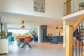 Orchard Barn-Luxury 4 BD Barn Conversion