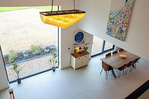 Orchard Barn-Luxury 4 BD Barn Conversion