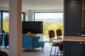 Orchard Barn-Luxury 4 BD Barn Conversion