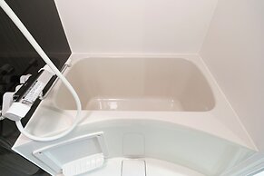 Fuente Nishi Sugamo by Tranova