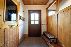 RONIN LODGE