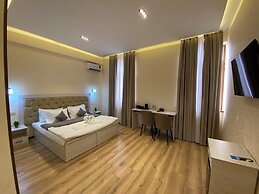 AKS HOTEL