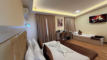 AKS HOTEL