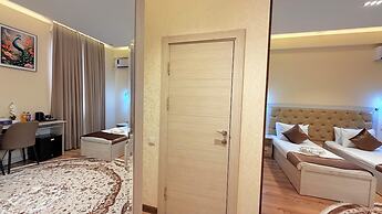AKS HOTEL