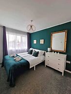 Charming 3 Bedroom House in Sheffield