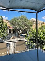Nemrut Çeşme Otel