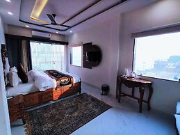 Hotel Royal Shantii Inn
