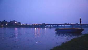 The Narayani Resort