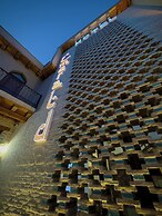 Emerald hotel
