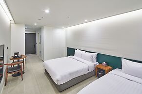 Lebleu Naksan Hotel