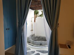 Ipoh Santorini Hideaway Hotel Inspired