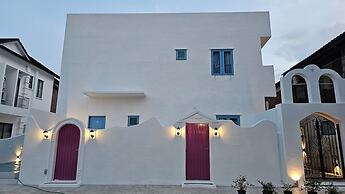 Ipoh Santorini Hideaway Hotel Inspired