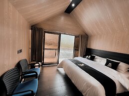 IYI LUXURY INN