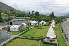 IYI LUXURY INN