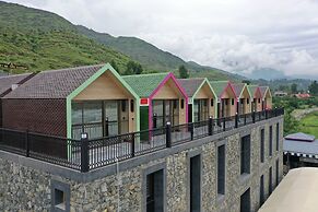 IYI LUXURY INN