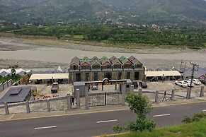 IYI LUXURY INN