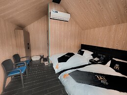 IYI LUXURY INN