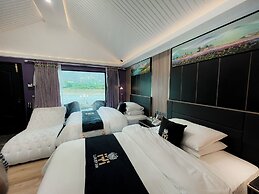 IYI LUXURY INN
