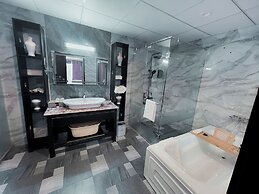 IYI LUXURY INN