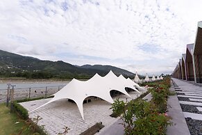 IYI LUXURY INN