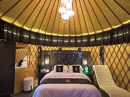 IYI LUXURY INN