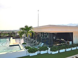 A Amenities Location Sleeps 6