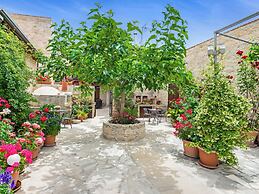 Arsorama Village Homes