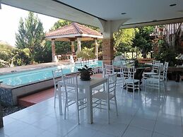 Natura Ravee Greenstay