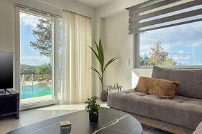 AeNaos Luxury Villa