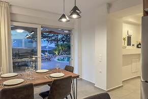 AeNaos Luxury Villa