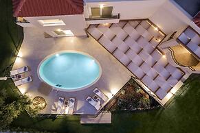 AeNaos Luxury Villa