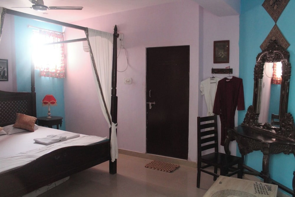 Kesar Heritage Guest House