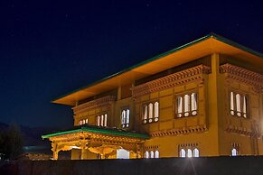 Tshang Tshang Villa