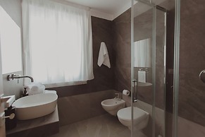 Alexander House Hotel