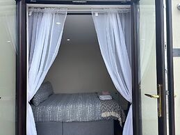Private Small Detached Room With Bathroom