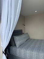 Private Small Detached Room With Bathroom