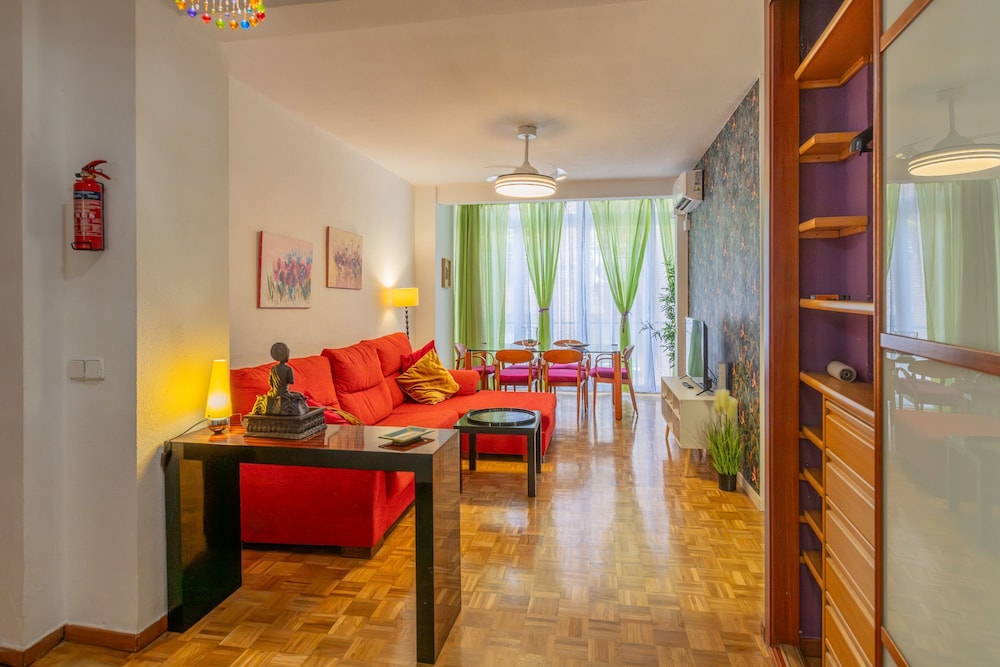 M Pvdp175 Amplio Apartamento de Tres Dormitorios