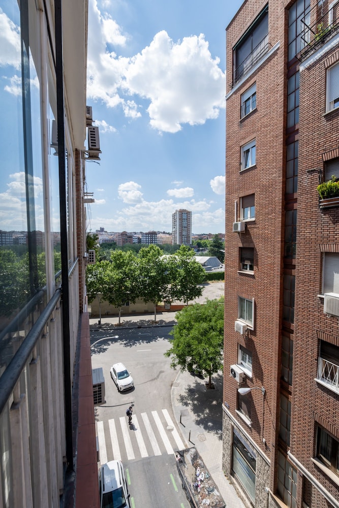 M Pvdp175 Amplio Apartamento de Tres Dormitorios
