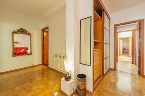 M Pvdp175 Amplio Apartamento de Tres Dormitorios