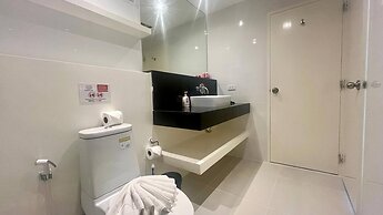 B14 - 2 Bedroom Condo With Pool Access, Karon Beach