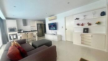 B14 - 2 Bedroom Condo With Pool Access, Karon Beach